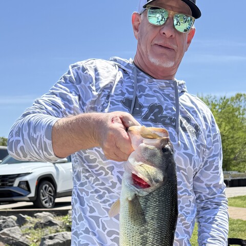 Brent Grauberger - Sunday (Big Bass of the tournament - 4.14 lbs)
