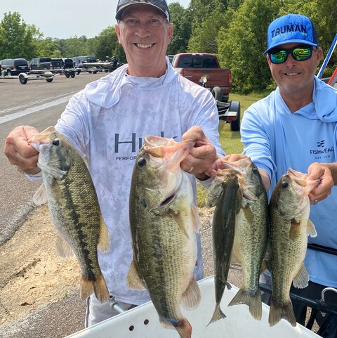 Wayne Byars took 2nd place with 12.71 lbs.