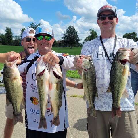 Paul Marsh took 2nd with a total weight of 13.93 lbs.