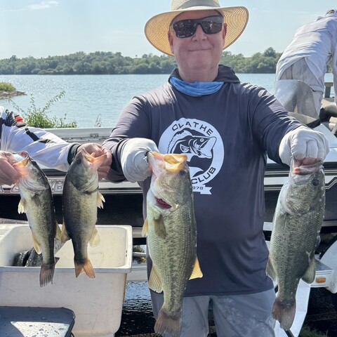 Tom Grandon - tournament winner with 10.68 lbs, including 2nd Big Bass of 4.35 lbs.